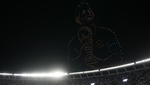 Fan ngước chờ hình ảnh Messi, drone tranh thủ... quảng cáo