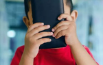 Podcast: Trẻ dưới 13 tuổi sử dụng smartphone, chuyên gia cảnh báo điều gì với các bậc phụ huynh?