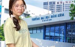 Khát vọng vào đại học của cô gái vừa học bài vừa dỗ mẹ bệnh tâm thần