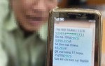 Chậm trả 8.800 đồng phí SMS bị ngân hàng tính lãi hơn 1 triệu: Quá vô lý!