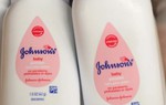 Johnson & Johnson đối mặt với vụ kiện tập thể tại Anh vì phấn rôm nghi chứa chất gây ung thư