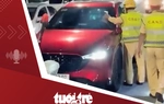 Tin tức tối 21-10: Nữ ca sĩ khóa cửa xe hít bóng cười khi bị công an kiểm tra