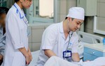 Đề xuất tăng phụ cấp trực và hỗ trợ cho nhân viên y tế công lập