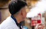 Nhiều người ngã quỵ, co giật thậm chí suy thận sau khi hút vài hơi thuốc lá điện tử