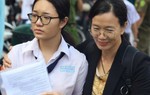 Đề thi khó, điểm chuẩn đại học 2025 sẽ biến động ra sao?