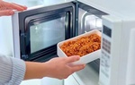 Bức xạ từ lò vi sóng và bom hạt nhân khác nhau ra sao? Những lưu ý khi dùng lò vi sóng