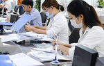 Từ 15-8, hỗ trợ thêm 5 triệu đồng/tháng cho hai nhóm cán bộ, công chức