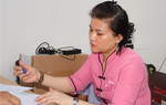Bé trai bị bảo mẫu ném xuống nền gạch vẫn chưa qua cơn nguy kịch