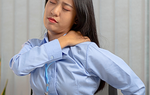 Hội chứng cổ - vai - cánh tay: Người ngồi máy tính nhiều, người tắm đêm cần lưu ý