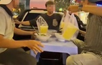 Vụ 3 người ăn uống trên thùng xe bán tải đang chạy: Tài xế bị phạt vì clip 3 năm trước bỗng 'hot' trở lại
