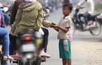 Bóc lột, ép buộc trẻ em đi xin ăn sẽ bị phạt nặng theo nghị định mới