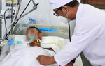 Ba người ở Cà Mau nghi ngộ độc rượu sau cuộc nhậu tại nhà, một ca đã tử vong