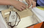 Sắp đấu giá trực tuyến hai túi Hermès của bà Trương Mỹ Lan