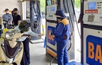 Người đi xe đời cũ khó tìm xăng E5, doanh nghiệp xăng dầu nói gì?