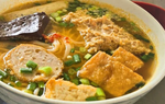 Có gì trong tô bún riêu Yến ở khu Ông Tạ vừa được Michelin vinh danh?