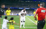 Vinicius ‘giật tóc giấu tay’ bất thành và cái kết đắng