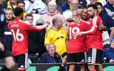 Man Utd sa sút, cầu thủ 'quy tội'… máy quay phim tài liệu