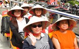 Chính thức ra mắt xe buýt điện 2 tầng phục vụ khách tham quan TP.HCM