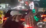 Video nhóm thanh thiếu niên đuổi đánh, chém người giữa đường ở phường An Khánh