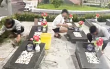 Công an ngăn 2 nhóm thiếu niên chuẩn bị đánh nhau, đưa đi chăm sóc nghĩa trang liệt sĩ
