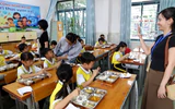 Ba phút nhận thức và 'bếp ăn một chiều' tại trường tiểu học ở TP.HCM  