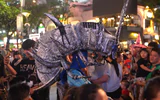 Những mẫu hóa trang độc lạ vui Halloween của giới trẻ ở TP.HCM