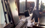 Người dân Hà Nội tất bật dọn nhà, bàn giao mặt bằng mở rộng quốc lộ 1