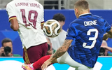 Digne đá trúng Yamal từ sau lao lên, phạt đền có oan?