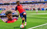 Lamine Yamal gây tò mò với hai chữ trên băng đô ở World Cup