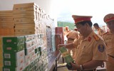 Phát hiện xe khách vận chuyển hơn 27.000 bao thuốc lá nhập lậu