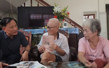 Cuộc gặp xúc động bên cuốn sổ cũ ghi tên người cha liệt sĩ