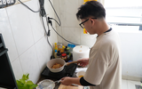 Dịch vụ đi chợ, đến nhà nấu cơm theo thực đơn được nhiều gia đình trẻ chọn lựa  
