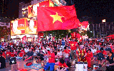 Trực tiếp: Cổ động viên 'tiếp lửa' tuyển Việt Nam gặp Thái Lan ở chung kết lượt về ASEAN Cup 2026