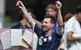 Chuyên gia giám định ‘đọc’ điều Messi che giấu qua nét chữ của bức thư tay