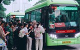 Sinh viên ký túc xá đại học Quốc gia TP.HCM di chuyển thuận lợi hơn nhờ tăng tuyến xe buýt