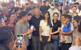 Video Thủ tướng Campuchia Hun Manet dạo phố, chụp ảnh với người dân và du khách gây sốt 