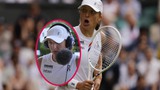 Swiatek gây cười với chiếc micro ‘siêu to khổng lồ’ tại Wimbledon