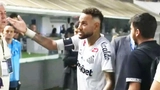 Bị la ó, Neymar quay sang ‘bật’ luôn CĐV nhà