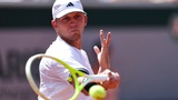Tay vợt Roland Garros sững sờ bị HLV nhắn tin chia tay rồi chặn số