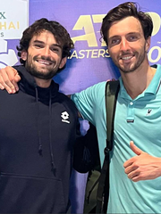 Anh em họ đối đầu ở chung kết Shanghai Masters 2025