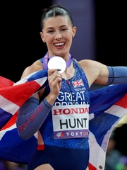 Hot girl điền kinh Amy Hunt 'gây buồn' cho fan nam