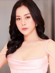 Sự nghiệp rực rỡ của Phương Oanh trước khi làm vợ Shark Bình