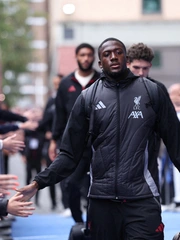 Ibrahima Konate kiếm 70.000 bảng/tuần tại Liverpool nhưng sợ… tiêu tiền