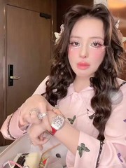 Ngoài sưu tập 80 sổ đỏ, Ngân 98 còn có sở thích xa xỉ này