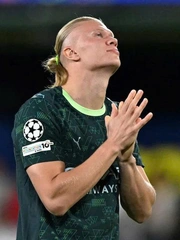 Haaland cân bằng kỷ lục ghi bàn liên tiếp của Ronaldo