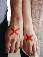 Bị vợ cũ kiện vì lưu số điện thoại của cô trong danh bạ là 'chuppy'
