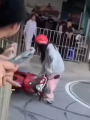 Màn thi bằng lái xe máy khiến dân mạng cười lăn