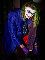 Haaland hóa trang thành Joker đi mua tã cho con trong đêm Halloween