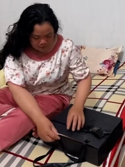 Lúc đầu chửi lên chửi xuống, lúc sau thì 'cục vàng ăn gì chưa?'