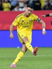 Tim Ronaldo 'loạn nhịp' khi thực hiện quả phạt đền trước Al Fayha